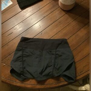 Lulu size 6 skort